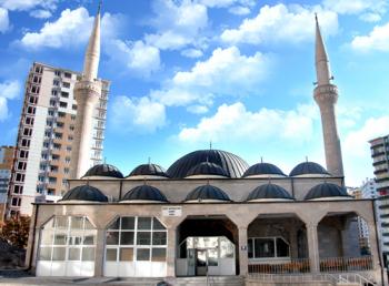 Izzet Bayraktar Mosque